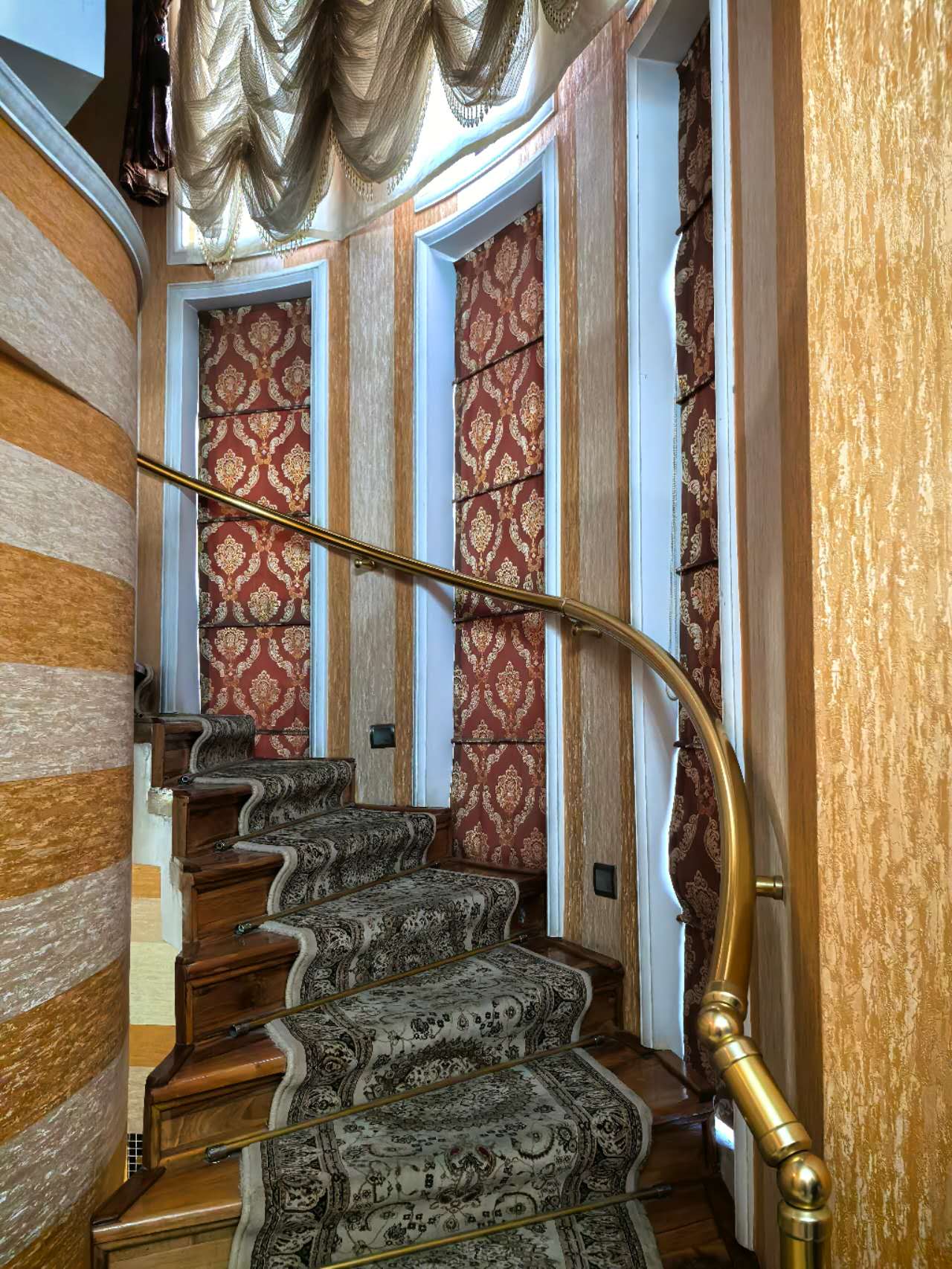 Uzbekistan Vila: Property Rent 乌兹别克斯坦别墅出租:房产08 - 城东北离市中心7公里350平占地面积4卧室