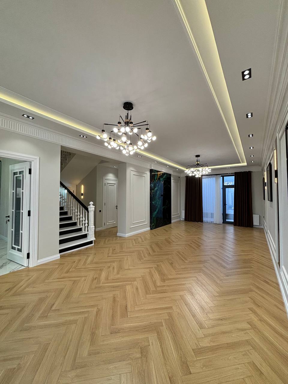 Uzbekistan Vila: Property Rent /Sale 乌兹别克斯坦公寓出售67: Mirzo Ulugbek 4房间 320000$