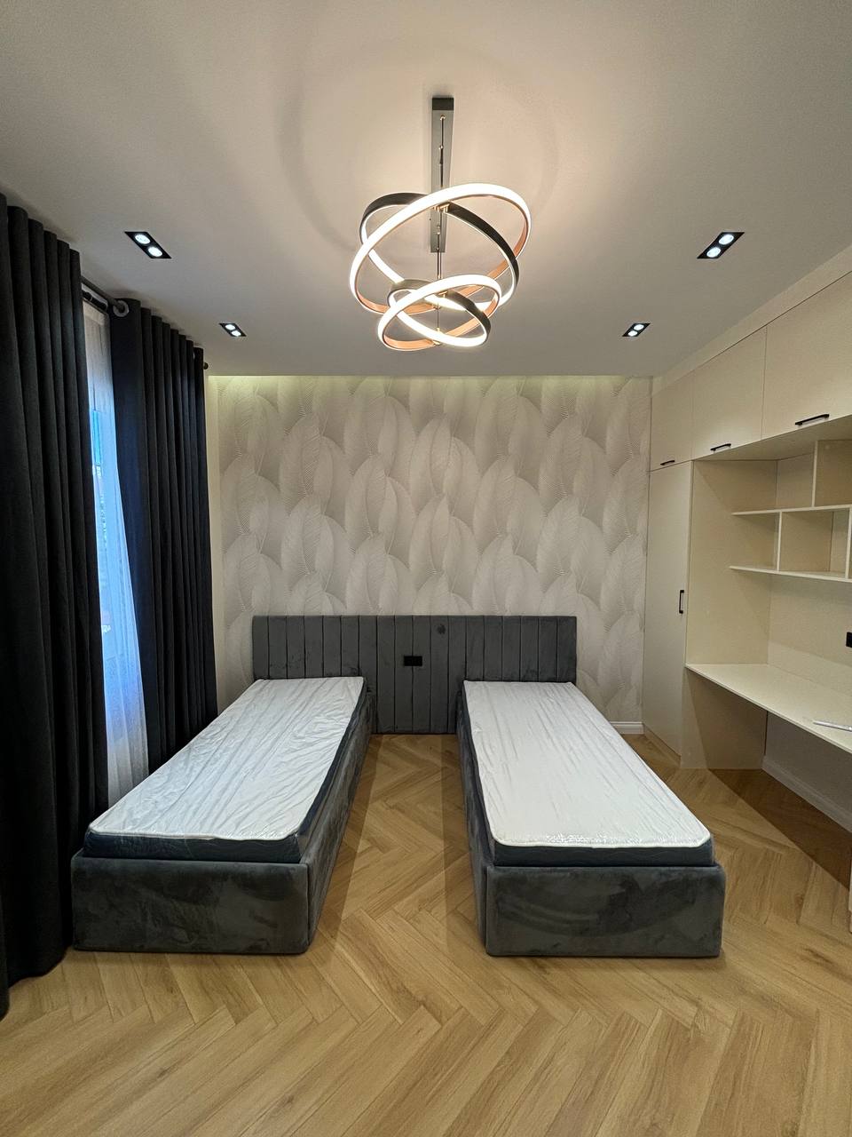 Uzbekistan Vila: Property Rent /Sale 乌兹别克斯坦公寓出售67: Mirzo Ulugbek 4房间 320000$