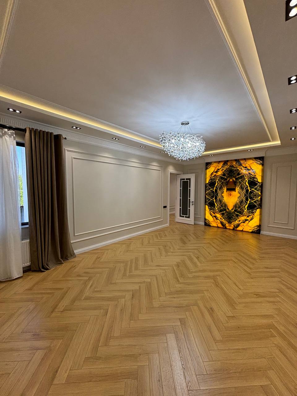 Uzbekistan Vila: Property Rent /Sale 乌兹别克斯坦公寓出售67: Mirzo Ulugbek 4房间 320000$