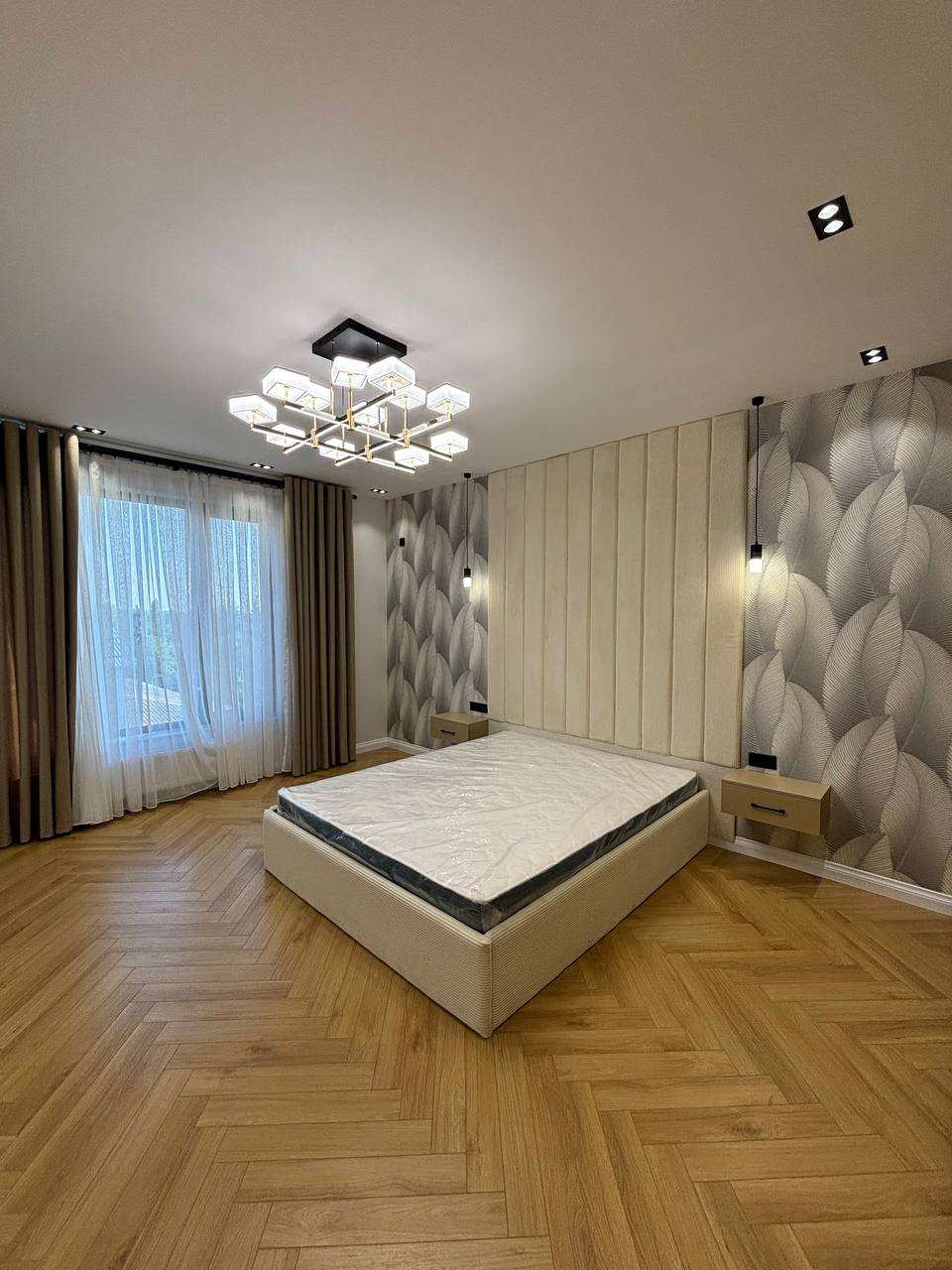 Uzbekistan Vila: Property Rent /Sale 乌兹别克斯坦公寓出售67: Mirzo Ulugbek 4房间 320000$