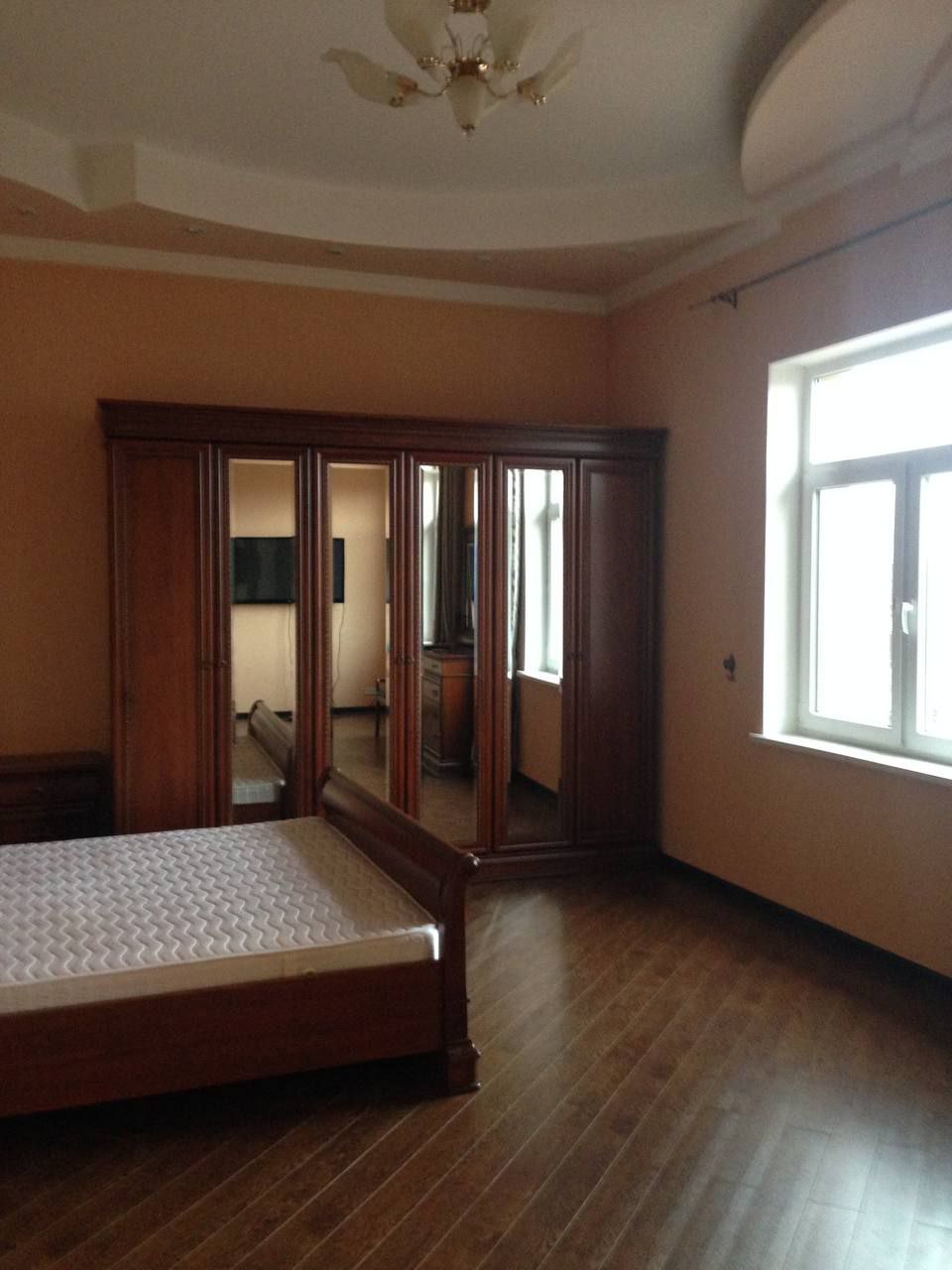 Uzbekistan Vila: Property Rent /Sale 乌兹别克斯坦公寓出租57: Mirabad 4房间 4500$