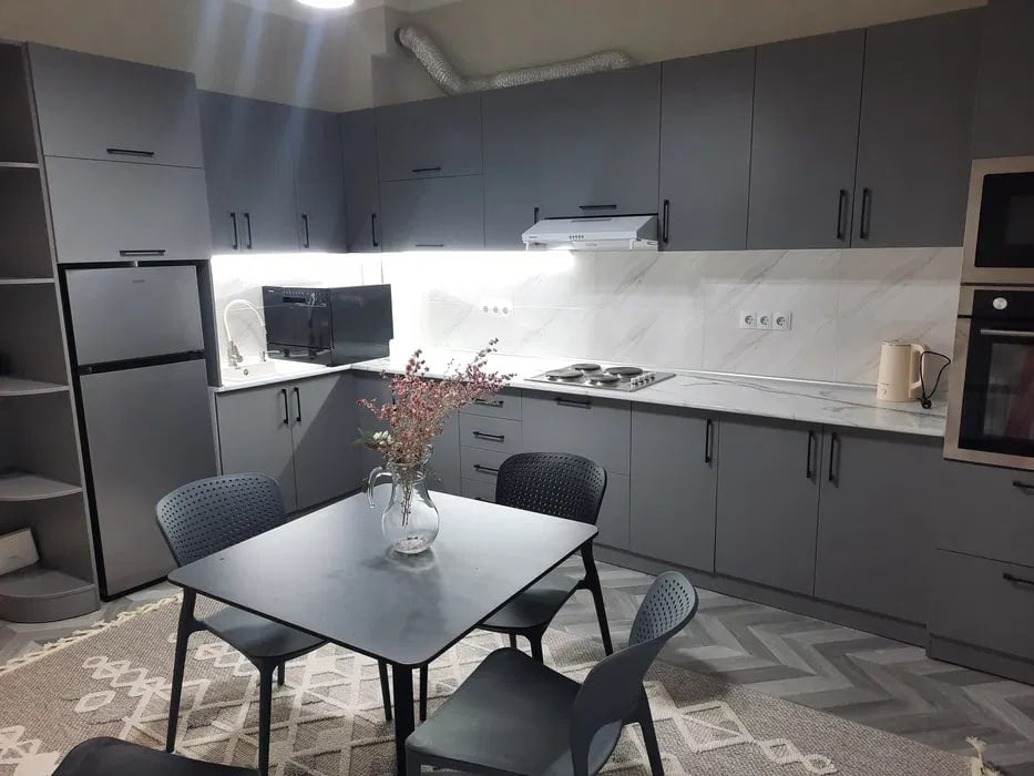 Uzbekistan Vila: Property Rent /Sale 乌兹别克斯坦公寓出租108: Mirabad 1400$