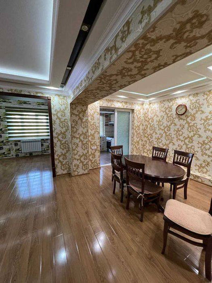 Uzbekistan Vila: Property Rent /Sale  乌兹别克斯坦公寓出售36 :  近米奇林酒店-3房间4楼107平160000