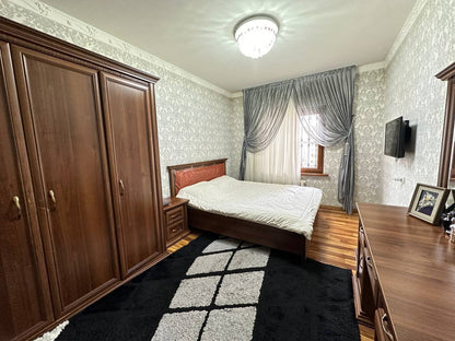 Uzbekistan Vila: Property Rent /Sale  乌兹别克斯坦公寓出售34 :  4房间7楼165平215000