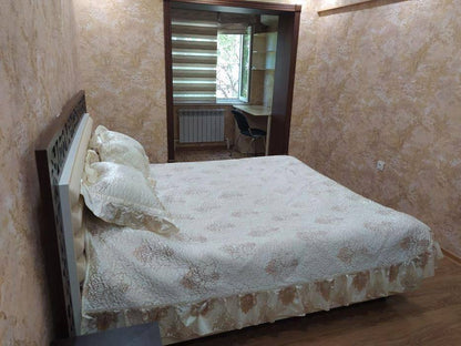 Uzbekistan Vila: Property Rent /Sale  乌兹别克斯坦公寓出售36 :  近米奇林酒店-3房间4楼107平160000