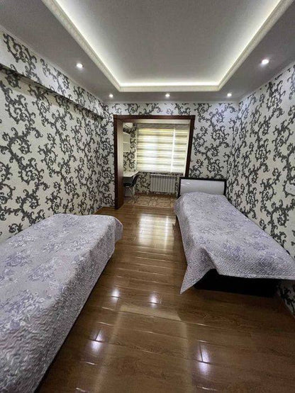 Uzbekistan Vila: Property Rent /Sale  乌兹别克斯坦公寓出售36 :  近米奇林酒店-3房间4楼107平160000