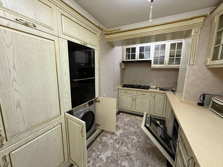 Uzbekistan Vila: Property Rent /Sale  乌兹别克斯坦公寓出售32 :  3房间80平2楼 150,000