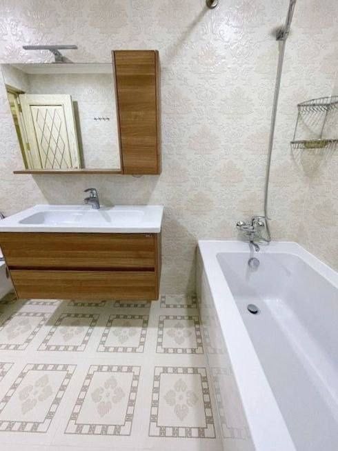 Uzbekistan Vila: Property Rent /Sale  乌兹别克斯坦公寓出售32 :  3房间80平2楼 150,000