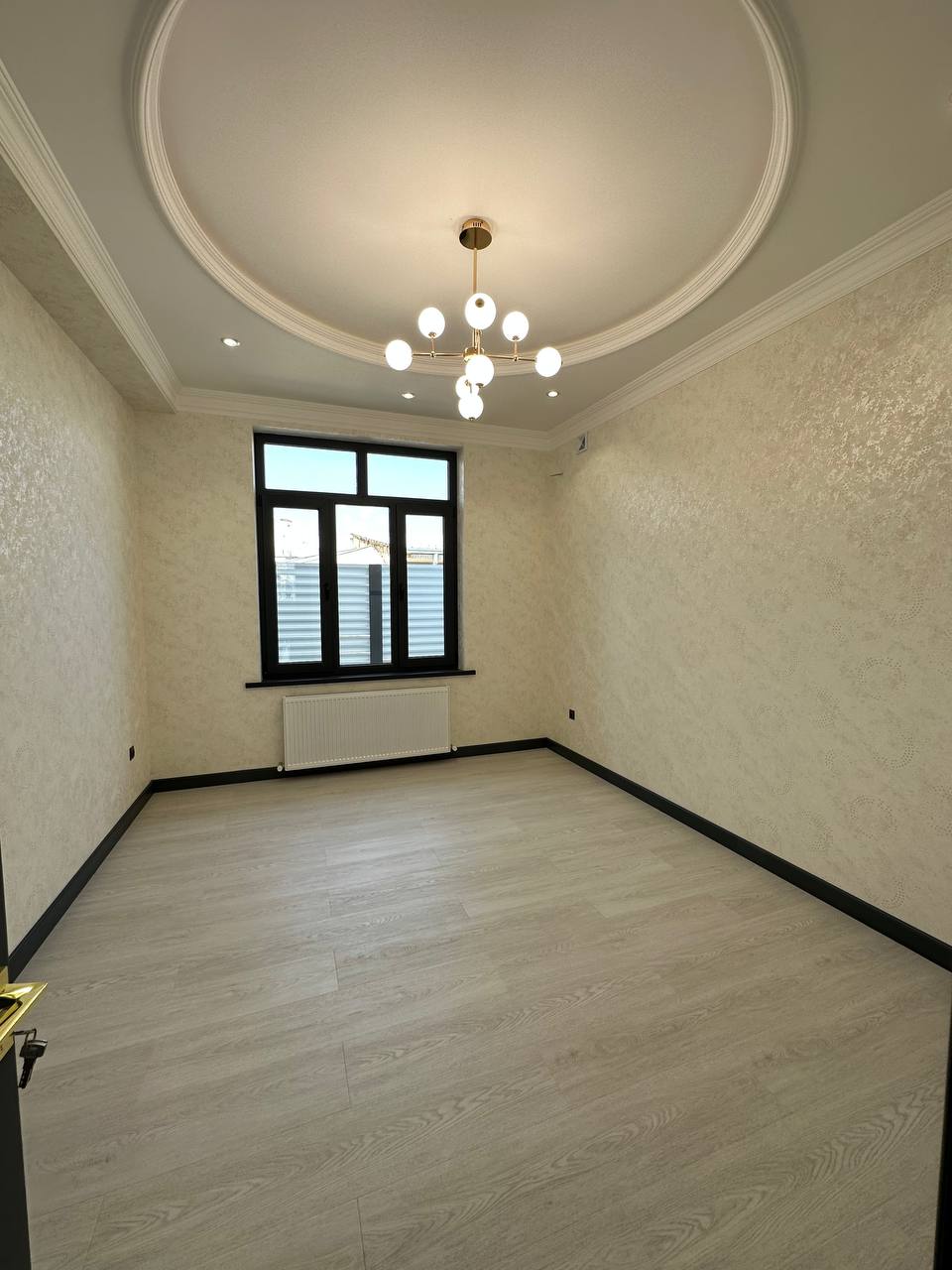 Uzbekistan Vila: Property Rent /Sale  乌兹别克斯坦公寓出售60: Yakkasaray 5房间 380000$
