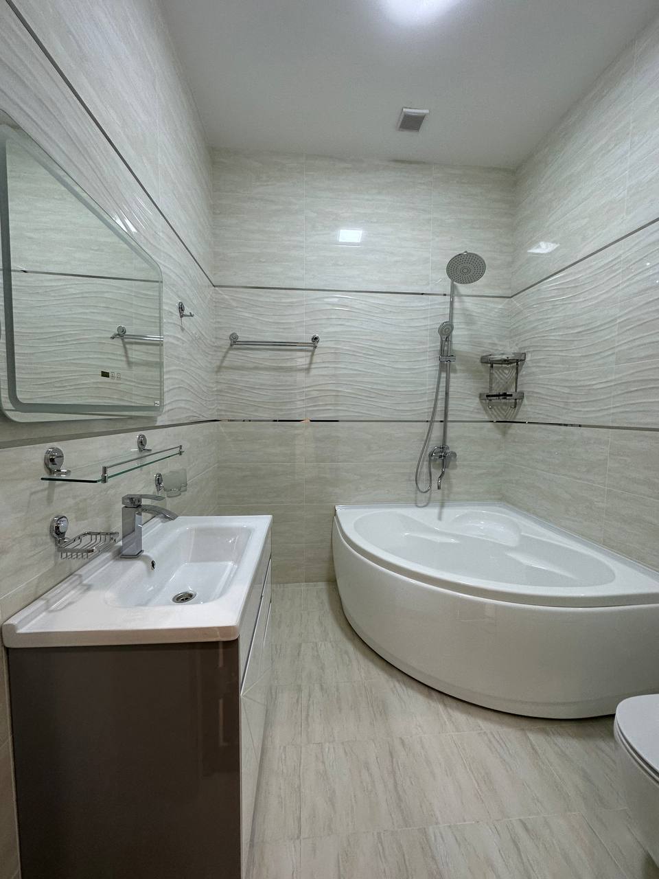 Uzbekistan Vila: Property Rent /Sale  乌兹别克斯坦公寓出售60: Yakkasaray 5房间 380000$