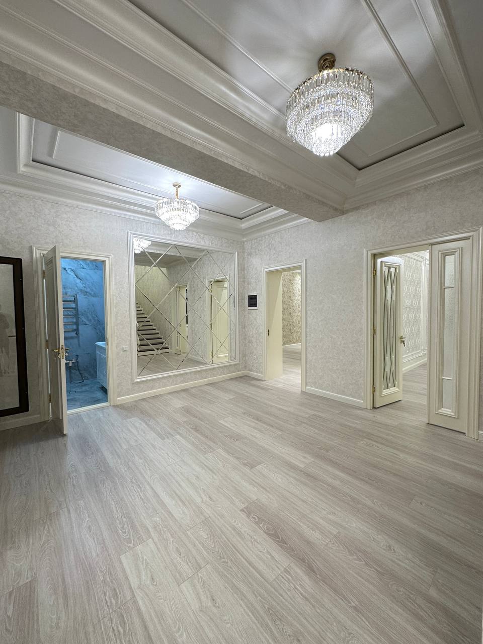 Uzbekistan Vila: Property Rent /Sale  乌兹别克斯坦公寓出售61: Yakkasaray 5房间 480000$