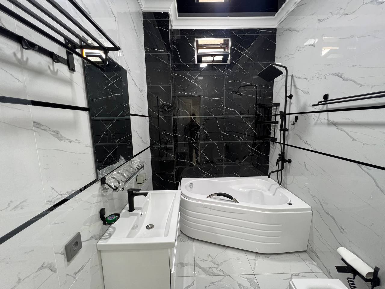 Uzbekistan Vila: Property Rent /Sale  乌兹别克斯坦公寓出售70: Yunusabad 6房间 270000$