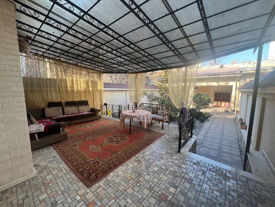 Uzbekistan Vila: Property Rent /Sale  乌兹别克斯坦公寓出租39 :  yakkasaroy 4房间 2800$