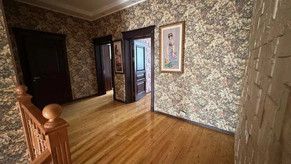 Uzbekistan Vila: Property Rent /Sale  乌兹别克斯坦公寓出租39 :  yakkasaroy 4房间 2800$