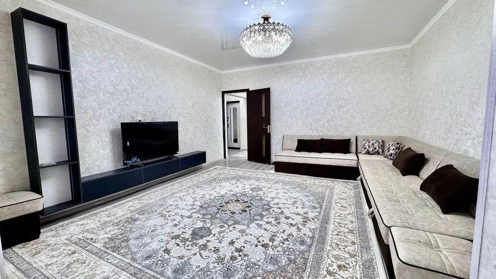 Uzbekistan Vila: Property Rent /Sale  乌兹别克斯坦公寓出售37 :  日本大使馆附近 3房间 155000$