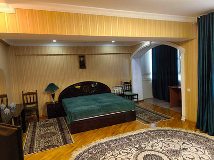 Uzbekistan Vila: Property Rent /Sale  乌兹别克斯坦公寓出租43 :  Mirabad 2房间 800$