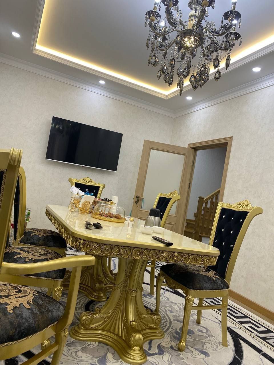 Uzbekistan Vila: Property Rent /Sale  乌兹别克斯坦公寓出租42 :  mirabad 3房间 1900$