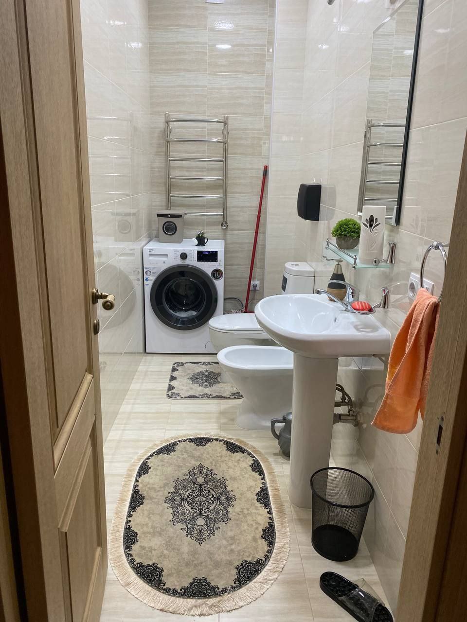 Uzbekistan Vila: Property Rent /Sale  乌兹别克斯坦公寓出租42 :  mirabad 3房间 1900$