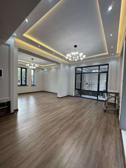 Uzbekistan Vila: Property Rent /Sale  乌兹别克斯坦公寓出售71:房屋面积：437平方 房间数：6间 卫生间：4个 层数：三层+1带地下室