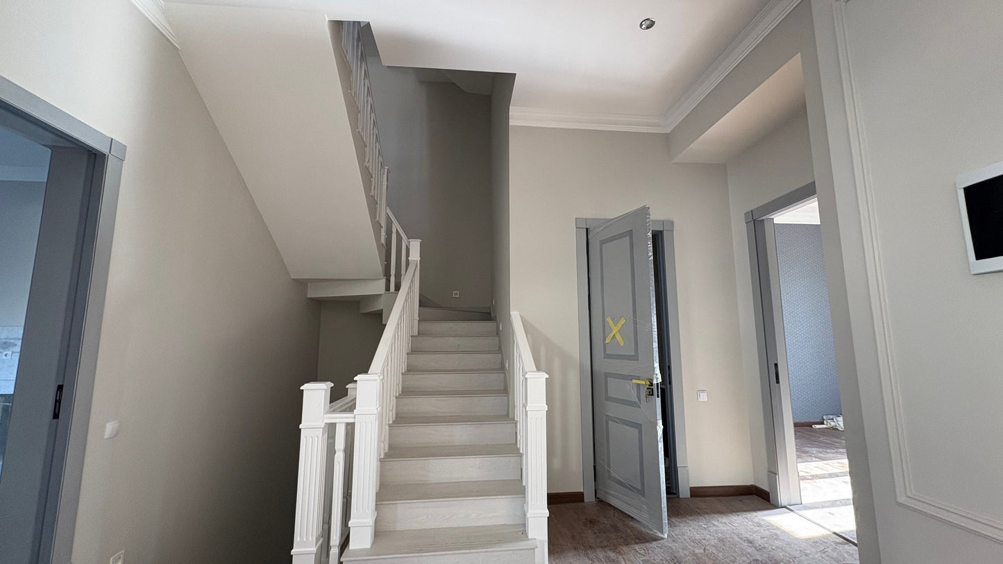 Uzbekistan Vila: Property Rent /Sale  乌兹别克斯坦公寓出售71:房屋面积：437平方 房间数：6间 卫生间：4个 层数：三层+1带地下室