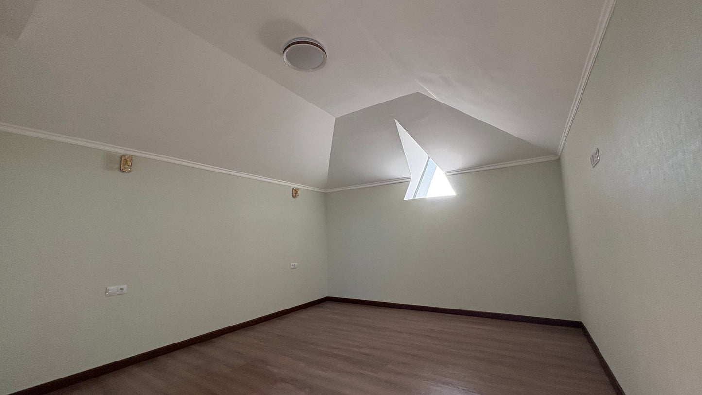 Uzbekistan Vila: Property Rent /Sale  乌兹别克斯坦公寓出售71:房屋面积：437平方 房间数：6间 卫生间：4个 层数：三层+1带地下室