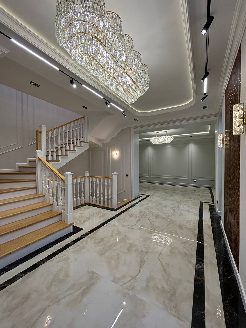 Uzbekistan Vila: Property Rent /Sale  乌兹别克斯坦公寓出售75: Yunusabad 5房间 240000$