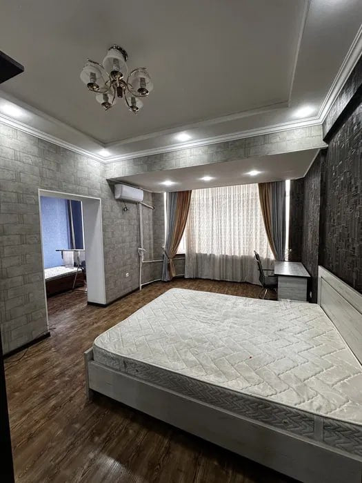 Uzbekistan Vila: Property Rent /Sale  乌兹别克斯坦公寓出租79: mirabad 机场旁边