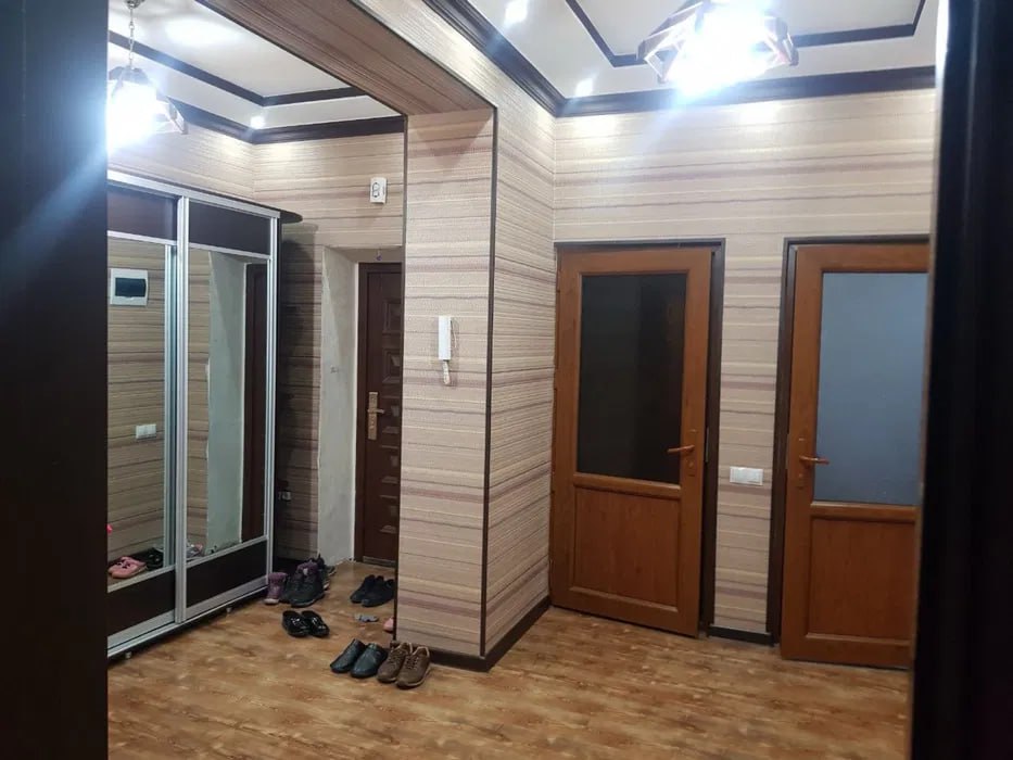 Uzbekistan Vila: Property Rent /Sale  乌兹别克斯坦公寓出租79: mirabad 机场旁边
