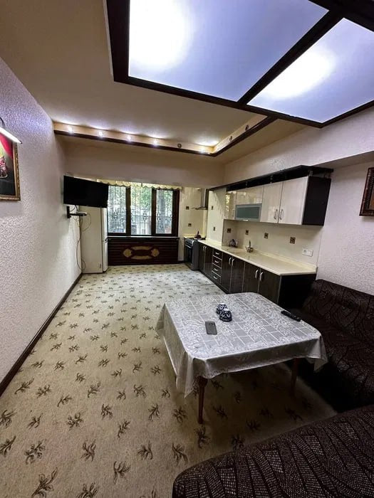 Uzbekistan Vila: Property Rent /Sale  乌兹别克斯坦公寓出租113: Yakkasaray 650$