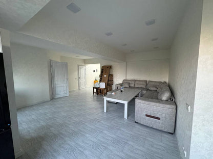 Uzbekistan Vila: Property Rent /Sale  乌兹别克斯坦公寓出租97: Yakkasaray 1000$