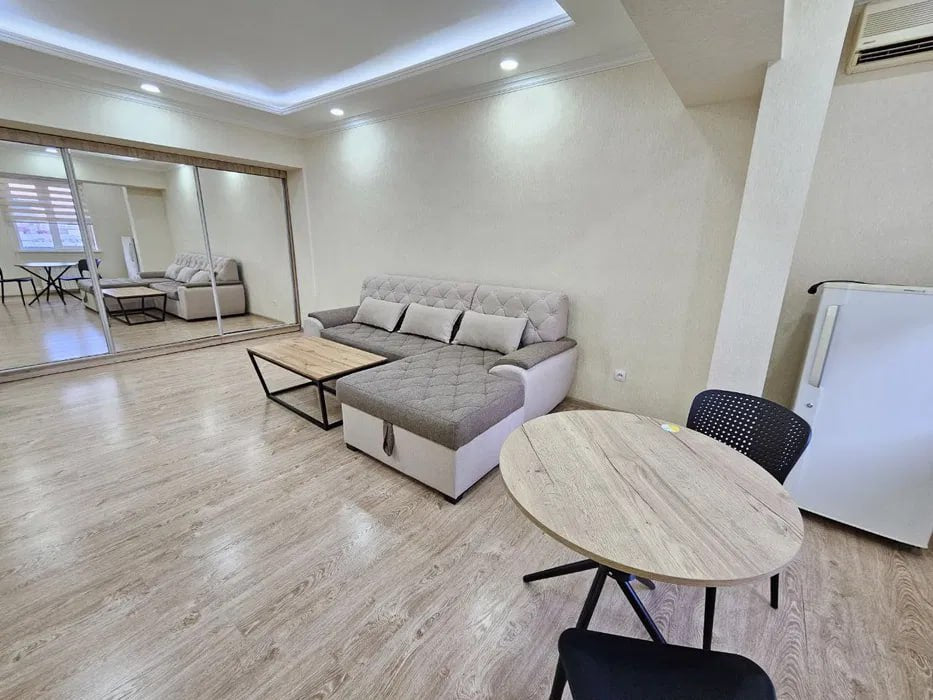 Uzbekistan Vila: Property Rent /Sale  乌兹别克斯坦公寓出租128: Mirabad 700$
