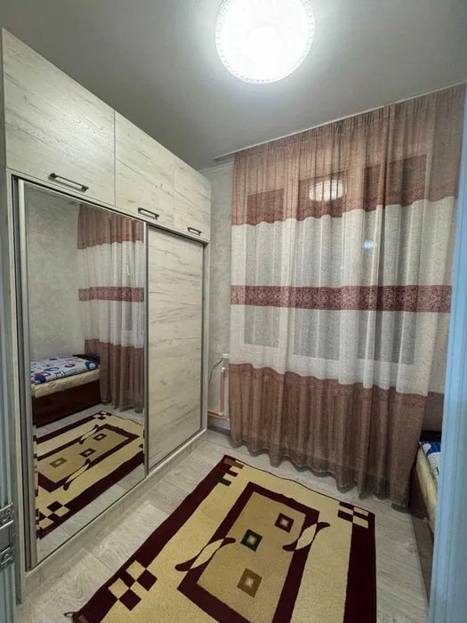 Uzbekistan Vila: Property Rent /Sale  乌兹别克斯坦公寓出租111: Yakkasaray 500$
