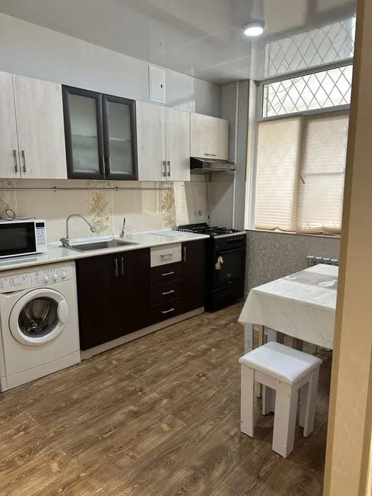 Uzbekistan Vila: Property Rent /Sale  乌兹别克斯坦公寓出租120: Yakkasaray 500$
