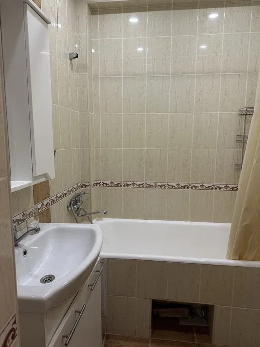 Uzbekistan Vila: Property Rent /Sale  乌兹别克斯坦公寓出租120: Yakkasaray 500$